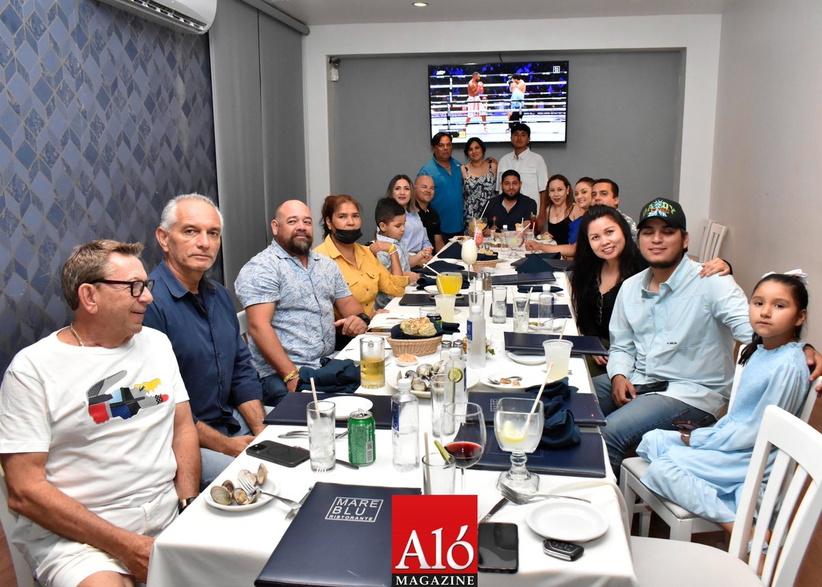 Un día muy especial tuvo en su honor, la guapa Jessica Manjarrés Velásquez, ya que celebró su cumpleaños rodeada de su linda familia y un grupo nutrido de amistades; estuvo acompañada de su esposo Fco. “Lolo” Sandoval Suárez, así como de sus hijos: ?Felicidades!