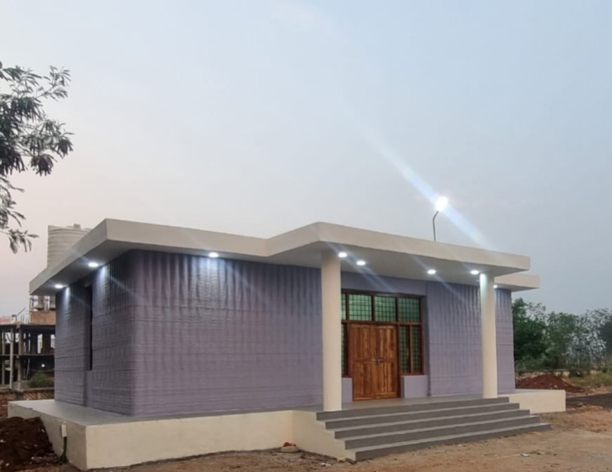 Indian Railways sets new benchmarks in sustainable infrastructure, marking a historic milestone with its first 3D-printed building ‘Gangman Hut’ at Parvatipuram Railway Station, Andhra Pradesh, completed in just 25 days with 3D concrete printing technology.