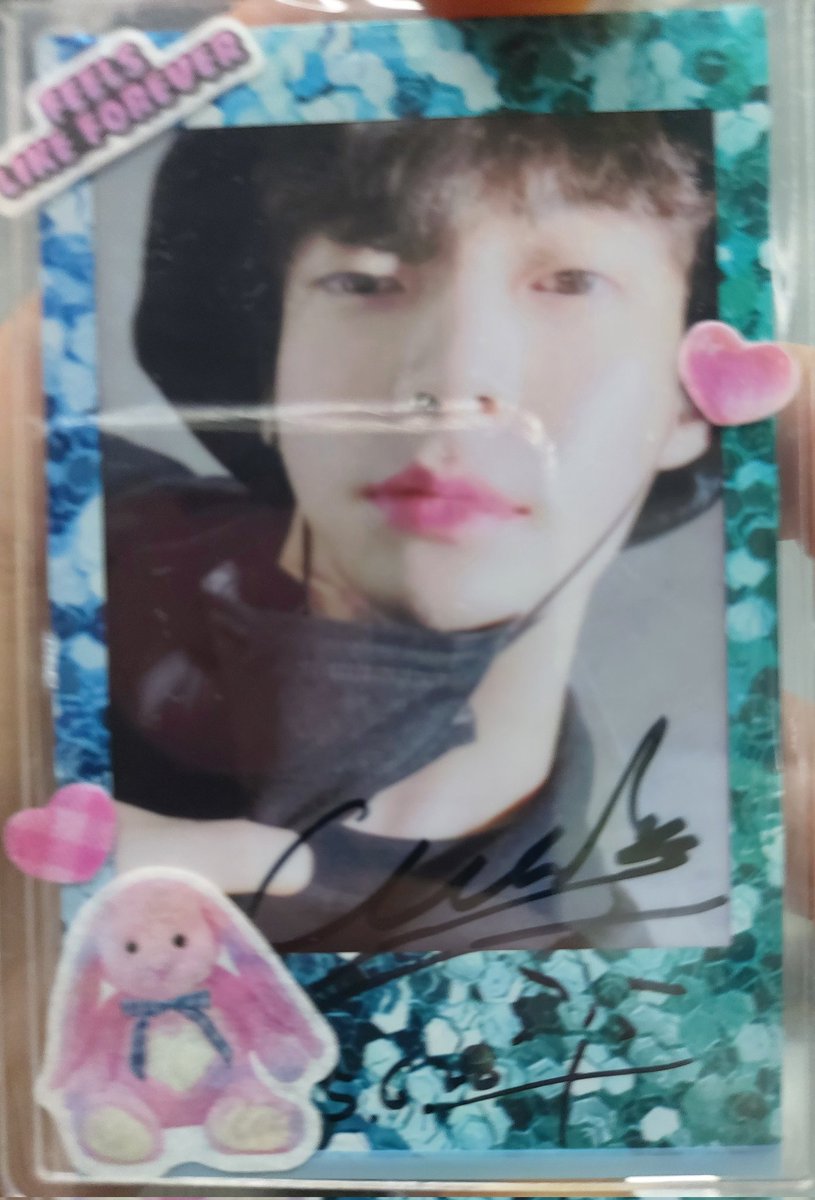 재현이가 준 마음❤️에 담긴 토깽이들 🐰🐰 
아무래도 토끼가 맞는 듯😌
🐰토끼수호단🐰모집함(1/10000)