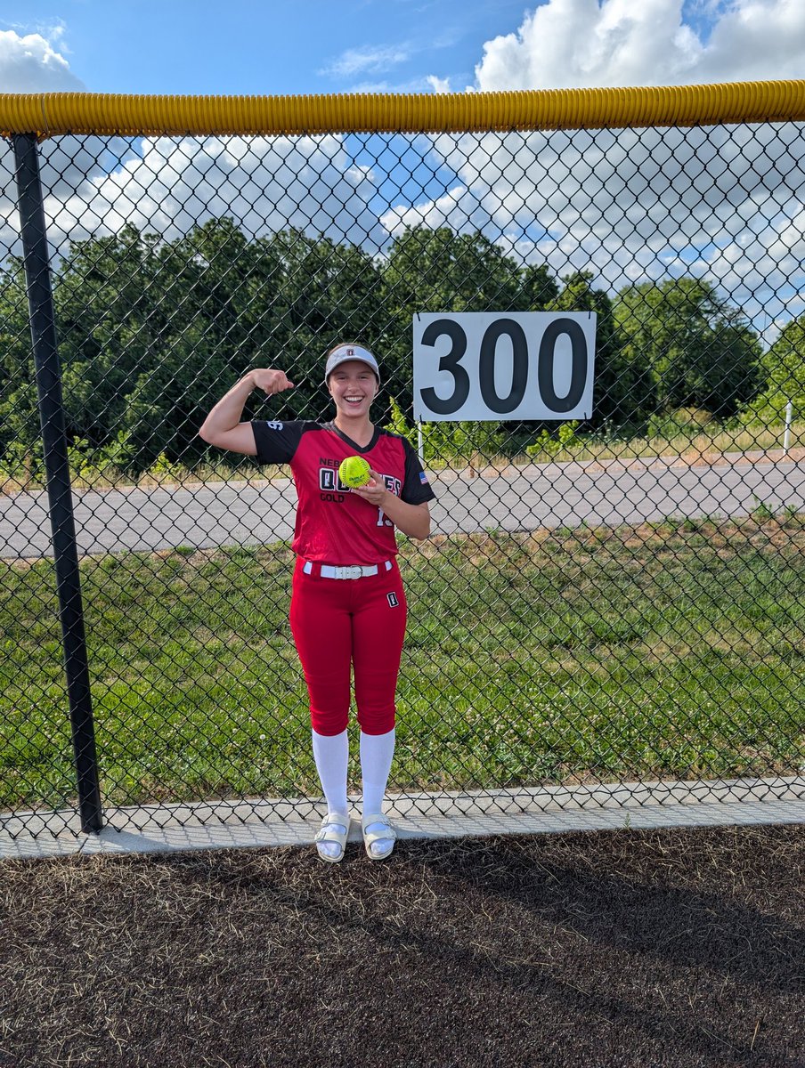 Couple more long balls for these sluggers
<a href="/MargaretWeiss29/">Margaret Weiss</a> 2-run 💣 v Iowa Blitz and Alexis N with a 3-run go-ahead 💣 v KC Bombers 
💪💪💪
