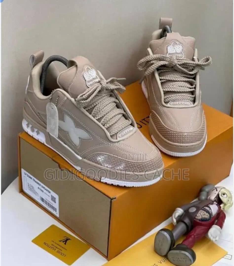 Callme_landlord's tweet photo. *Louis Vuitton Sneakers 👟*

*Available in size 40- 46*

*PRICE 🏷️#35,000 each*

DM/View Catalog v https://t.co/aXqxHYjqyB ... https://t.co/8DU98GvH6J