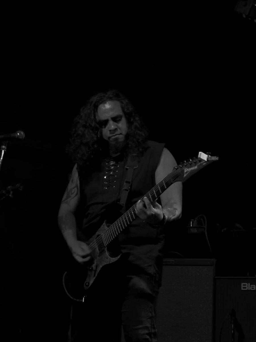 DiegoRomeroGTR's tweet photo. 🔥 🎸Del show del sábado en Cuernavaca dobleteando con @LechuzaOf 🦉 y @AnabantaOficial 🌑 ¡GRACIAS! 🤘🏼
#IbanezGuitars #IbanezGuitars #SevenStrings
📷 David Hernández y Laruzzo PG https://t.co/hx9lINmjsY