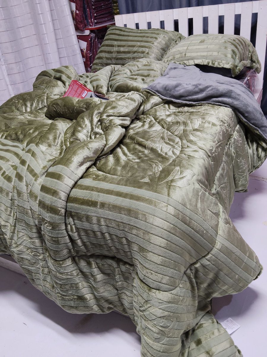 ClassicShoes3's tweet photo. 🔅🔅🔅Super Soft Duvet 
▪️1 pc Duvet 
▫️1 pc Bedsheet 
▪️Two Pillowcases 
🔅 High Quality 
⚜️6*7 
@ 5000
call or Whatsapp 0701460601

Ombachi The Kenya Itumbi Uhuru Kenyatta Justice Chacha Mwita #MatiangiSpeaks #SabaSabaRevolutionDay #StopAbductionsKe2025 Happy New Month https://t.co/5UCrd0hkB8