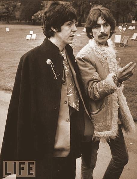 Paul and George walking in Hyde Park, 1967
#TheBeatles