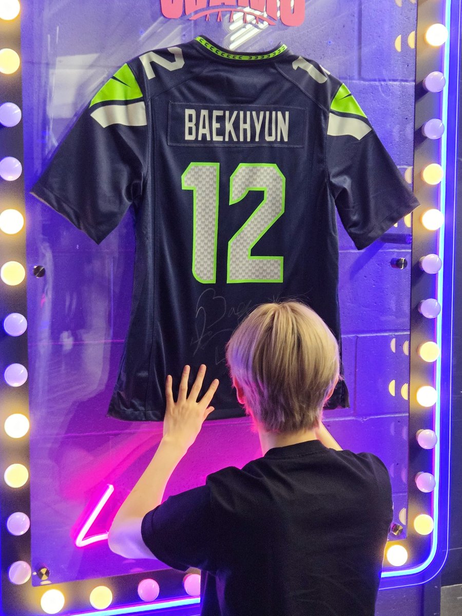 BAEKHYUN_official tweet media