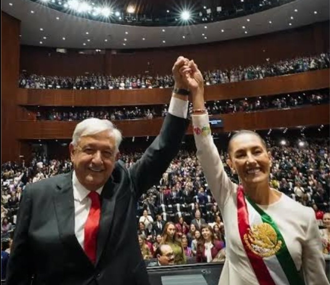 ReneSGalindo's tweet photo. Siete y contando
Un movimiento social que pacíficamente tomó el poder, una revolución que sin disparar un tiro priorizó a los pobres y ya sacó a once millones de esa condición
Falta mucho, hay reacionarios que se oponen y hasta se infiltran, pero vamos requetebien
#7YContando https://t.co/ghnGq9hFev