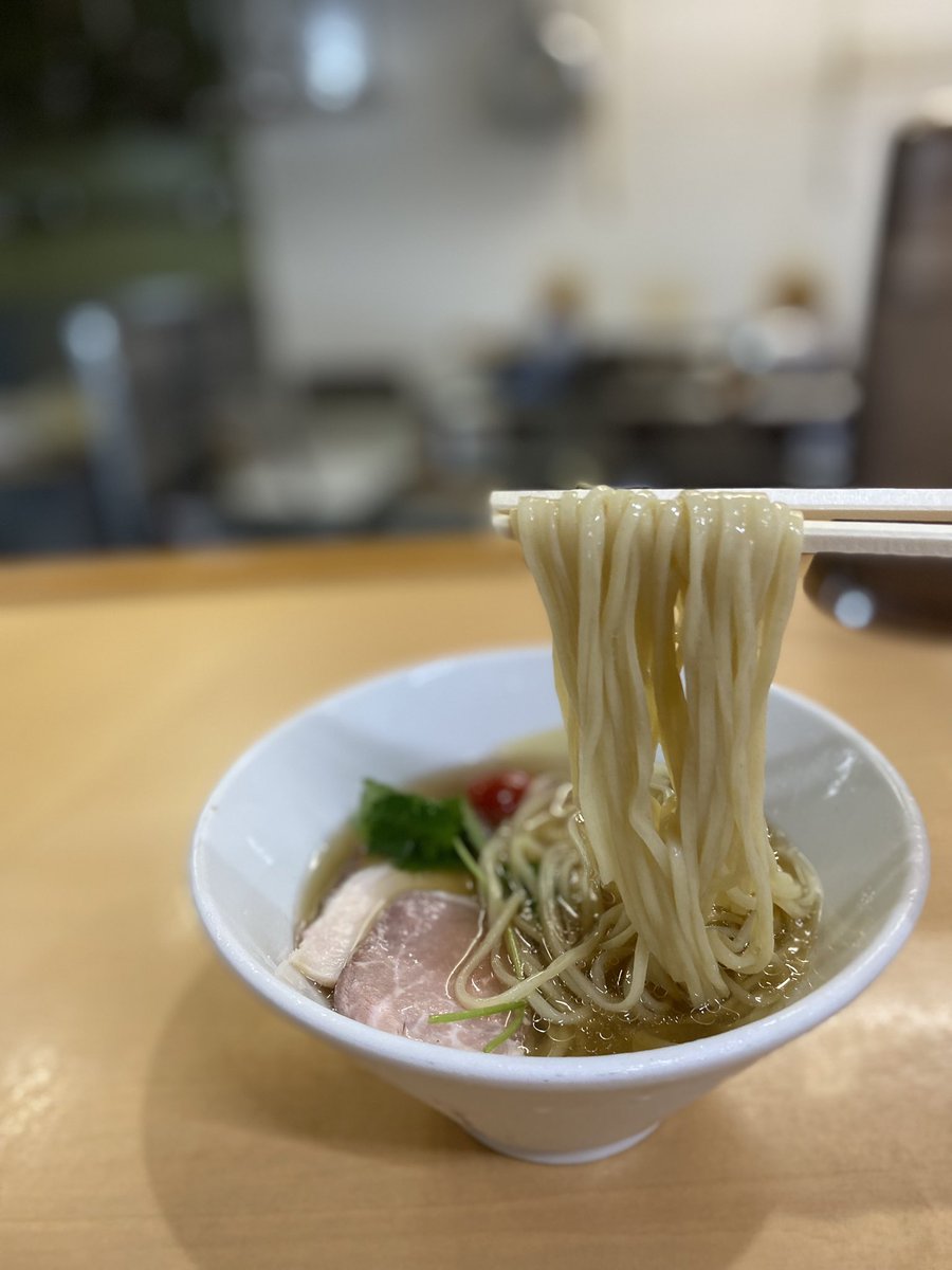 kfoods2's tweet photo. 三重県津市 らぁ麺丸山商店
鶏節と煮干し冷やしらぁ麵 ¥1200
#麺活 #ラーメンパトロール #三重ラーメン #津市ラーメン #麺navi東海 #らぁ麺丸山商店 #丸山商店 #鶏節と煮干し冷やしらぁ麵 #4種のチャーシュー #一反木麺 #待ってたやつ #甘旨トマト #spthx #ありがとうございました #冷やしハント🔫 https://t.co/3YaviCVwoG