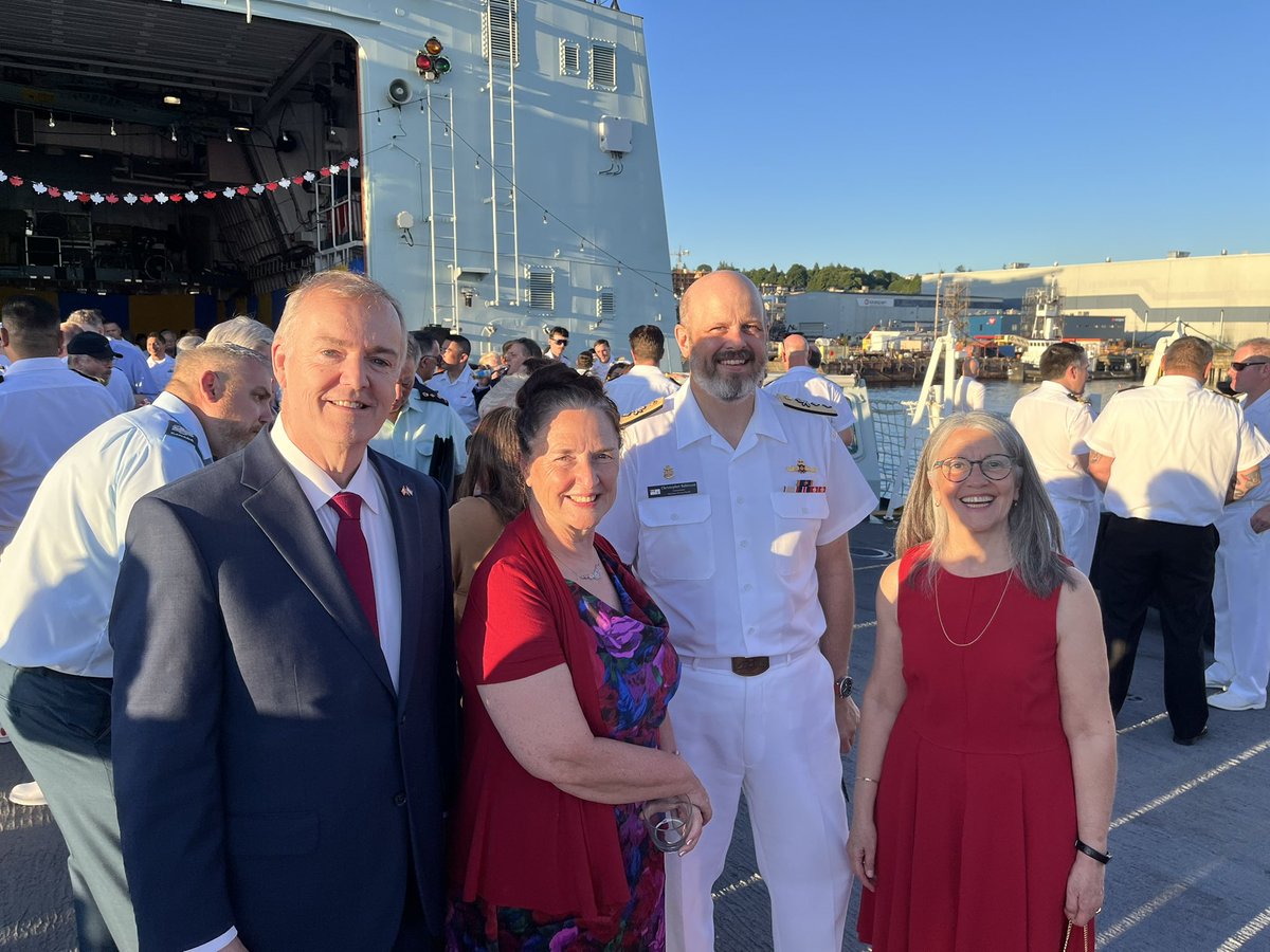 arredondos's tweet photo. It was an honor and a pleasure to celebrate Canada Day aboard HMCS Vancouver. Thank you Rear-Admiral C. Robinson and Parliamentary Secretary @SusieChant_nvs for the kind invitation. π¨π¦βοΈ #CanadaDay #HMCSVancouver https://t.co/lj8DAuJHa4