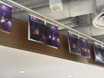 【#UNISONSQUAREGARDEN】

『UNISON SQUARE GARDEN TOUR 2024「20th BEST MACHINE」at Utsunomiya city Cultural Hall 2024.10.01』

本日発売です🚌🚌🚌💨

・特大パネル展示
・ライブ映像1曲フル放映
・ポスタージャック
・サービスレシート発行

是非お待ちしております💁