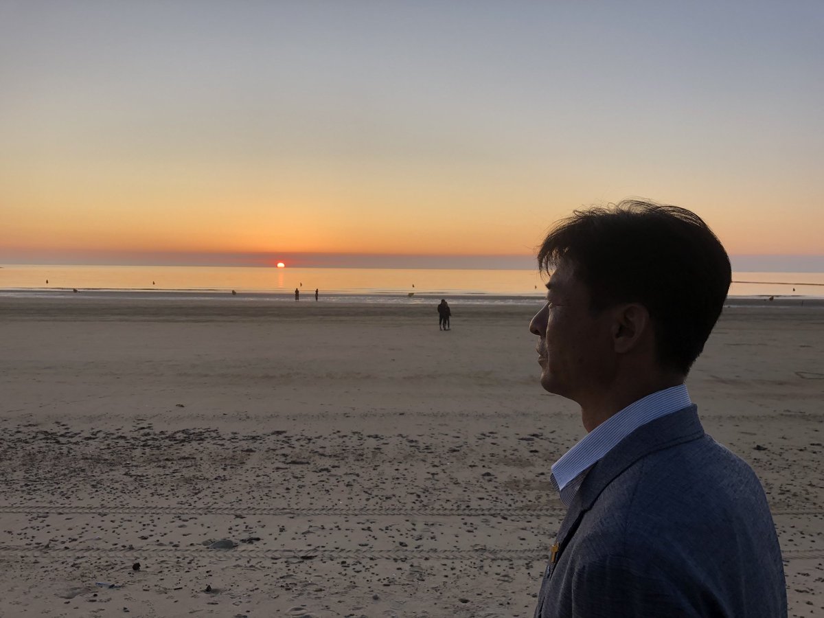 민주당은 원팀이다. 우리끼리 총질하지 말자고 글을 올렸더니 제 계정에 쓰레기를 쏟아 붓는군요.
이것이 진보의 인격입니까?
"진보는 분열로 망한다"
"진보는 분열로 망한다"
"진보는 분열로 망한다"
아직도 깨어나지 못했나요!