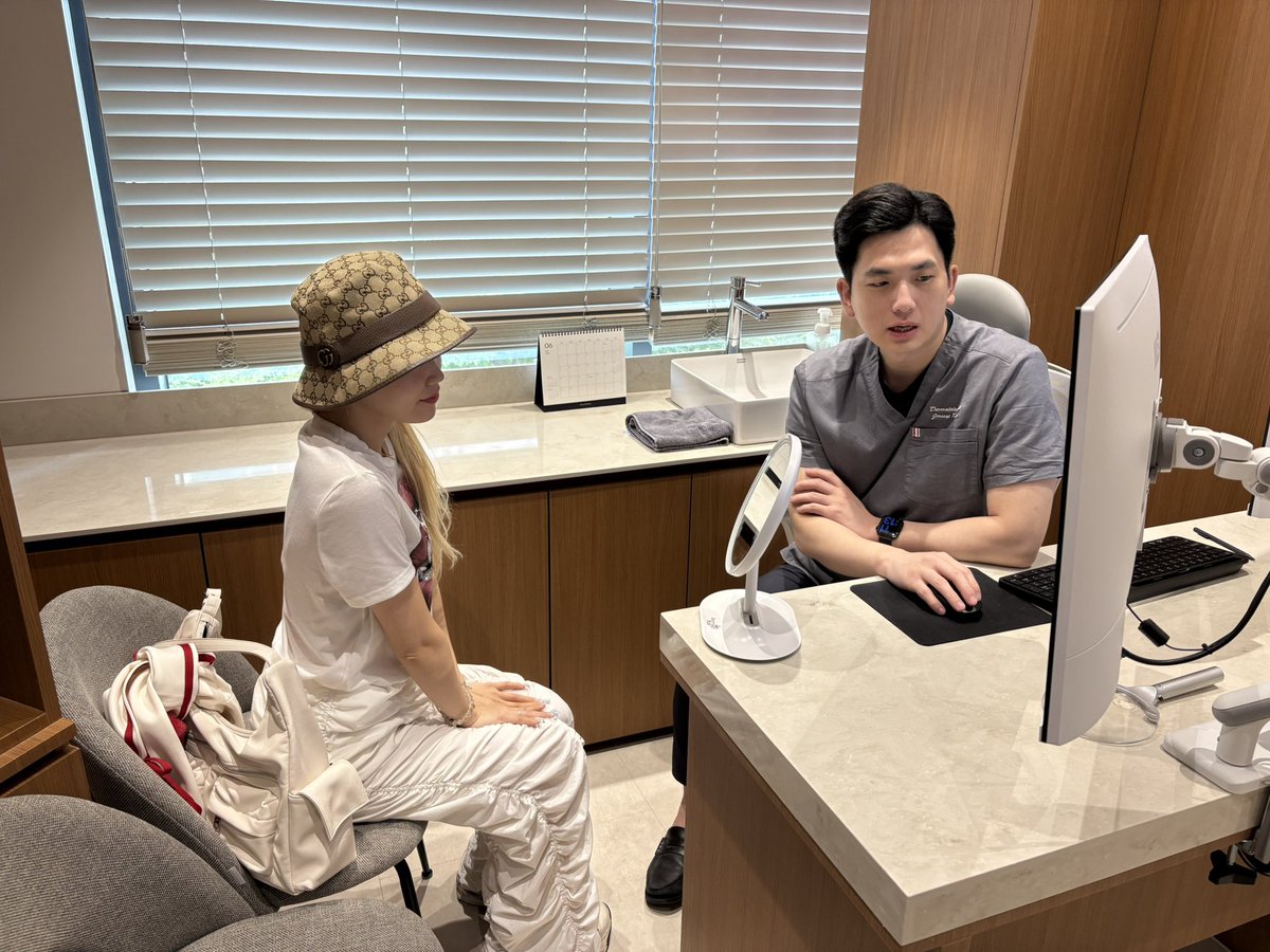 iamaina1026's tweet image. 韓国で肌管理するなら絶対ココ‼️🥰

とっても綺麗で先生達も優しくて
めちゃくちゃ肌も綺麗になったよ🥹❤️
#ビッチェウンクリニック #Vichaewoonクリニック #韓国クリニック ＃汝矣島 ＃韓国美容  #韓国情報 #pr  

@vitchaewoon @vitchaewoon_jp