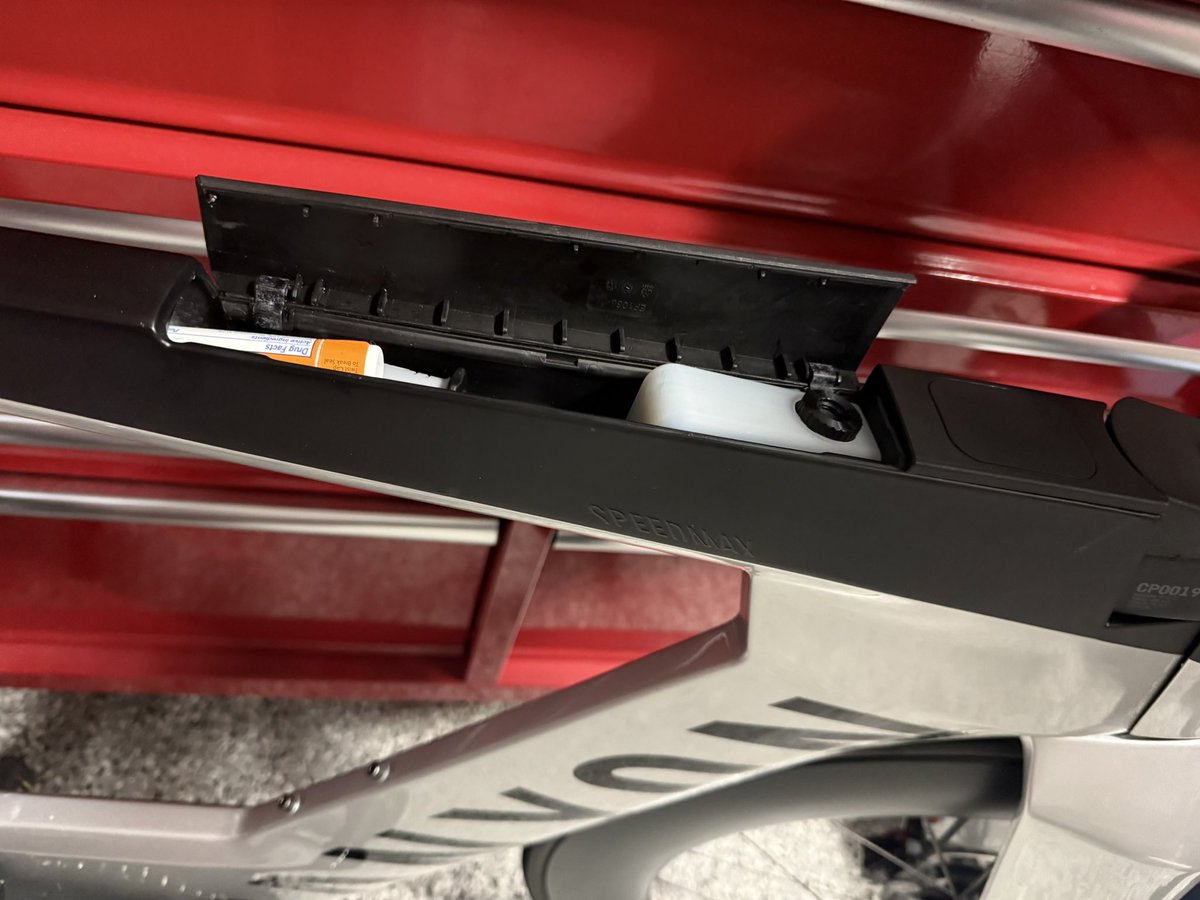 Cyclists, if you don’t have one of these little handheld air compressors for the 🚲, get one/ so easy to use and convenient. One warning however…do not fill up with valve facing down. If you do you’ll blow out some of your sealant. Otherwise, handy item and you get the perfect