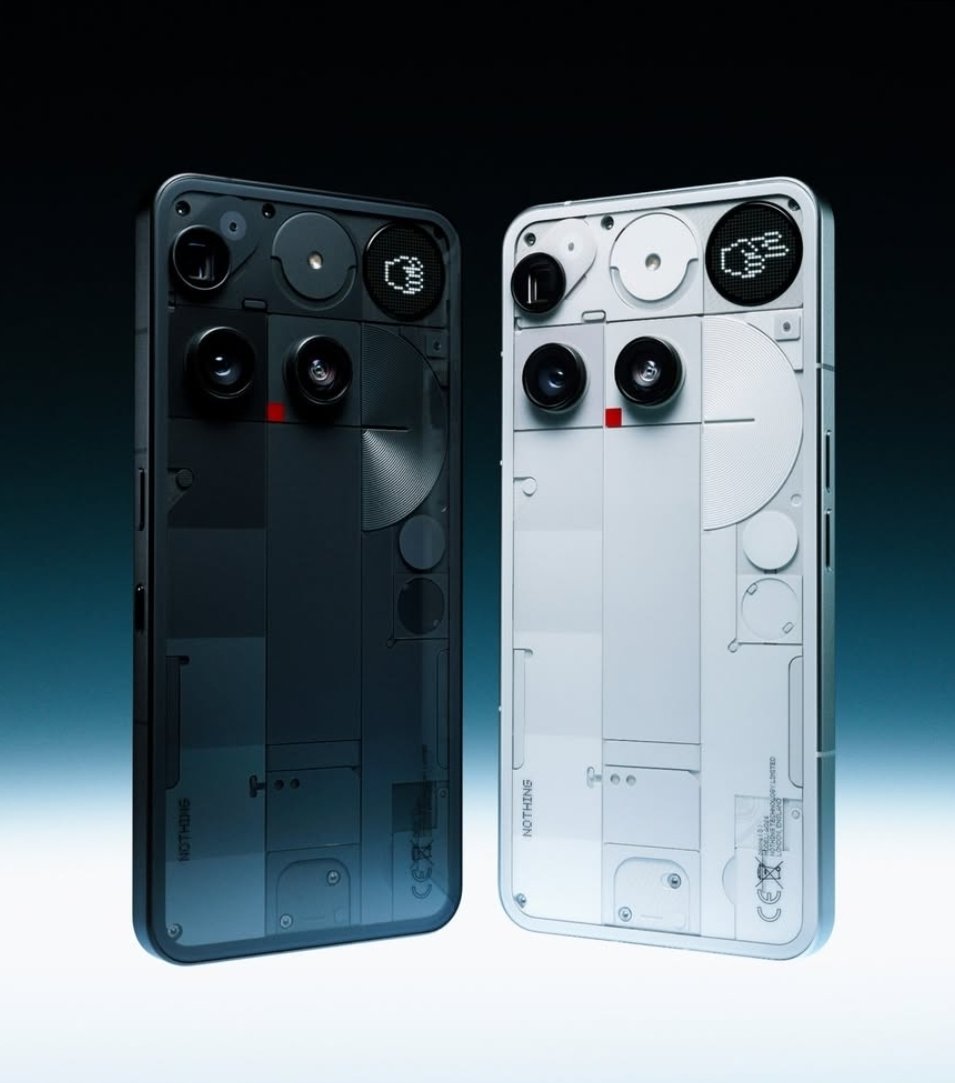 techknight_yt's tweet image. 80K for this design 🤔  A phone that looks like it was built in a school lab... and still costs ₹80,000 😅
Snapdragon 8s Gen 4 in a &quot;flagship&quot;? 
#NothingPhone3 #TechRoast #Snapdragon8sGen4 #OverpricedPhones #WeirdPhoneDesign #FlagshipOrNot #TechReel #FunnyTechReview #IndianTech