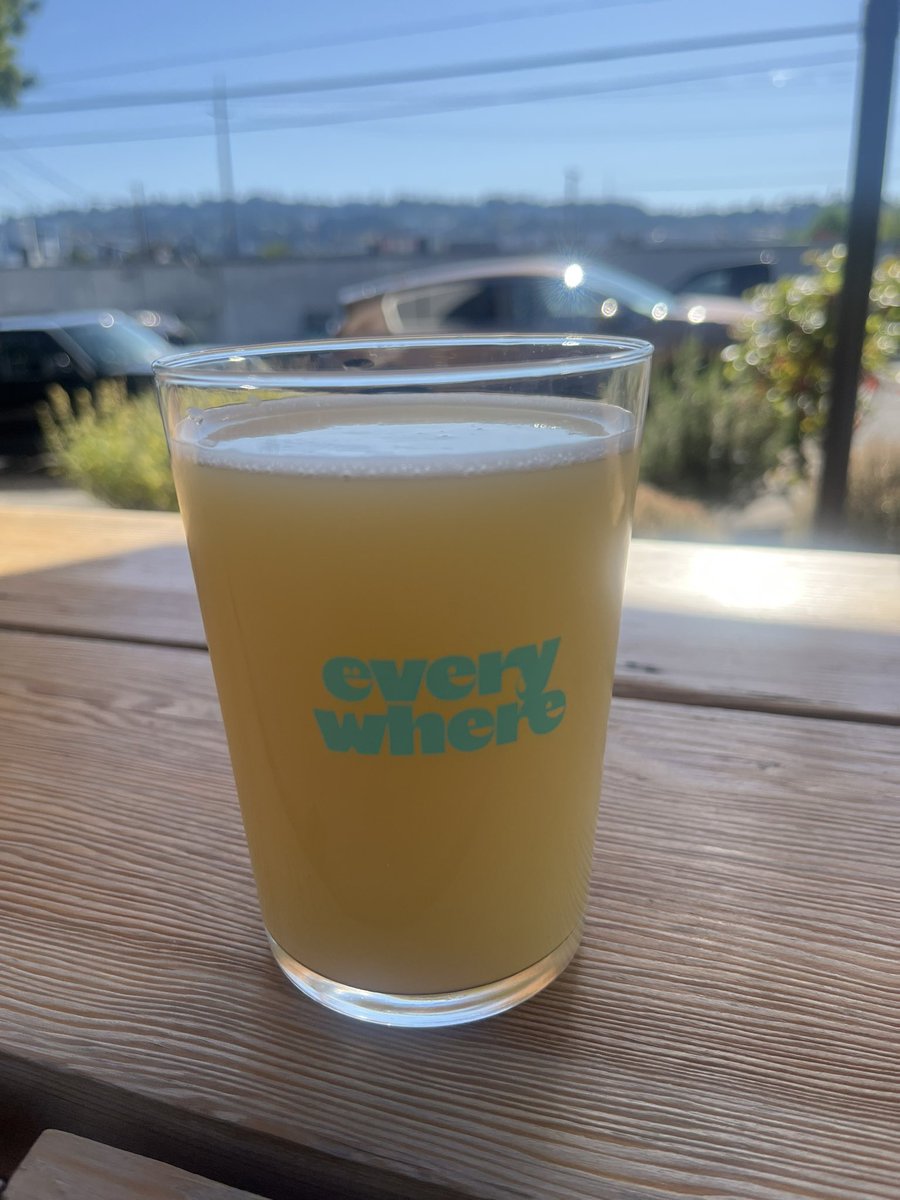 Back to Drinking KIck Ass Beers after a couple of mediocre Stops🍻We are drinking Amazing Beers again at Everywhere🍻Turn on The Green Light IPA🦧💥🍻Roxanne😂😂😂😂😂🍻