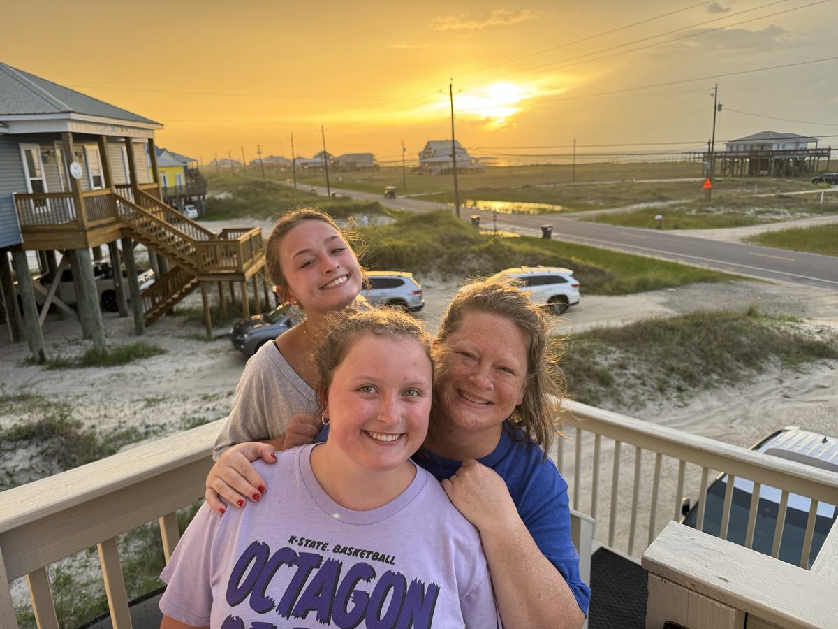 Love beach time with my favorite people!!