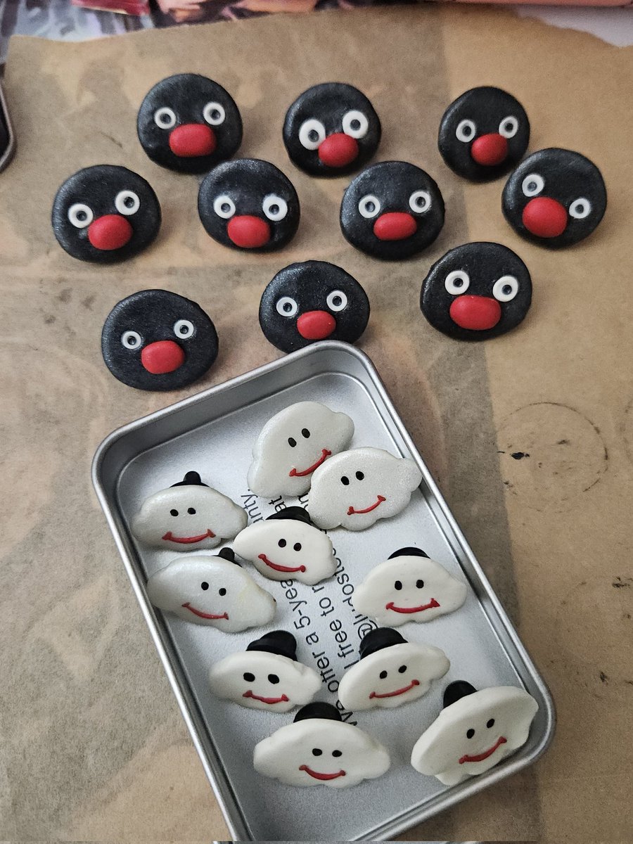 portreii's tweet image. made some mini clay pins for goml this weekend!! it's always lots of fun, i hope to see some of yall there โ๏ธ๐ง