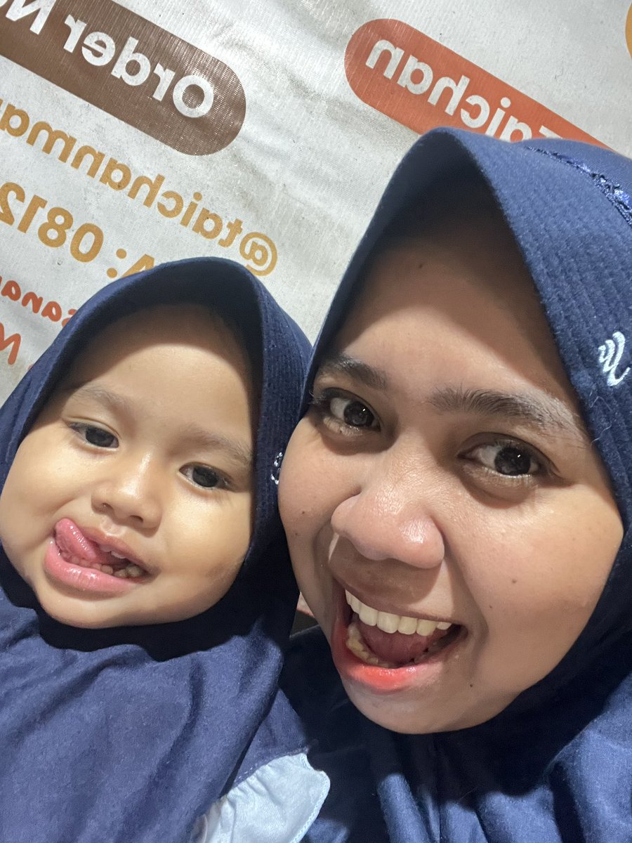 tiaraindahce's tweet photo. Bunda &amp; Adek dump https://t.co/hs7bg5Dp2e