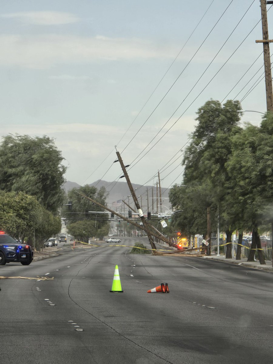 Adria2975's tweet photo. @FOX5Vegas Sahara East bound just east of Maryland Pkwy https://t.co/iOlr6qU800