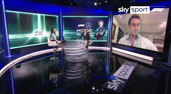 efmania's tweet photo. 《マックス・フェルスタッペン、メルセデス移籍に合意か─Sky Sport報道　取締役会の最終承認待ち》

🟡【フェルスタッペンとメルセデス、交渉は本格化】
・Sky Sportの報道によると、フェルスタッペンはメルセデスからのオファーを受け入れたという。
・トト・ヴォルフは以前からフェルスタッペンの動向を注視しており、水面下で交渉を進めていた。
・しかし、メルセデスの取締役会の一部が「最終的な承認」を出しておらず、契約成立には至っていない。
・背景には「2026年のレギュレーション大改革により、ドライバーに関係なくメルセデスが速いマシンを持つ可能性が高い」との内部判断がある。

🔵【10年越しの“復縁”話】
・2014年、F3に出場していた若きフェルスタッペンに対し、トト・ヴォルフはメルセデス・アカデミー入りを打診。
・だが、ヘルムート・マルコ率いるレッドブルが翌年のF1デビュー確約を出し、フェルスタッペンはそちらを選んだ。
・その後、フェルスタッペンは2015年にトロロッソでF1デビュー、2016年にはレッドブル初戦で初優勝、2021年に初タイトル、2024年には4度目の王座を獲得。
・そして今、かつて交渉が決裂したメルセデスと再びタッグを組む可能性が浮上している。

🟠【ジョージ・ラッセルの立場】
・この交渉が成立すれば、フェルスタッペンがラッセルのシートを奪うことになる。
・ラッセルは現在、推定3,500万ユーロでメルセデスと契約延長を交渉中。
・来季のチームメイトはキミ・アントネッリが有力視されている。
・チームはラッセルの能力を高く評価しているが、フェルスタッペンを獲得できるチャンスは見逃せないという判断。

🔴【ドライバー市場への波及効果】
・フェルスタッペンがメルセデスへ、ラッセルが放出された場合、2025〜2026年のドライバー市場に激震。
・ラッセルにはレッドブルやアストンマーティンが関心を寄せる可能性。
・トップチーム間での移籍劇が連鎖的に発生する可能性がある。

✅いよいよ、山が動き出すか。
ラッセルがマーケットに出れば、アストンマーティンとの相互の関心が動き出す可能性も。
そうなると、レッドブルはどう動くのか──引き続き注視したい。