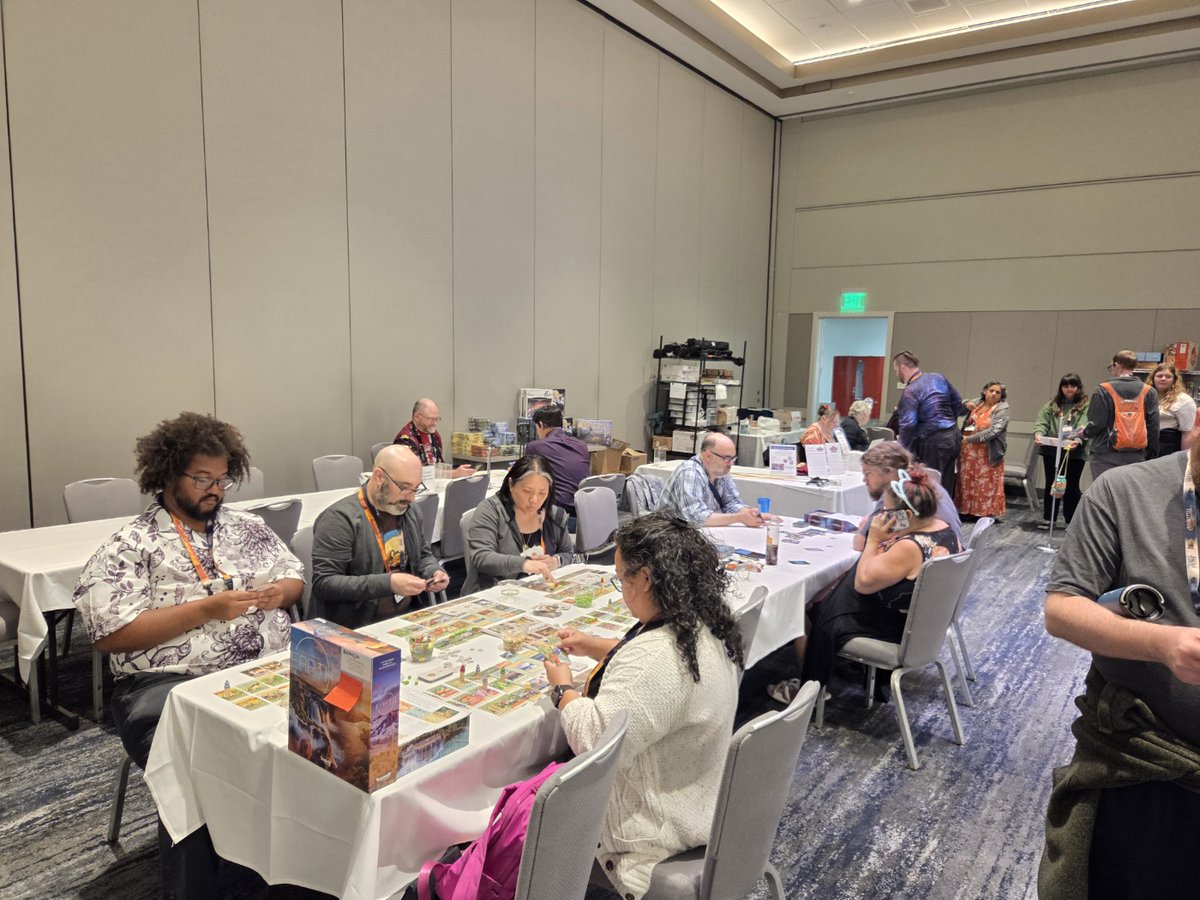 Caduceus613's tweet photo. A late-to-the-party thread after attending @KublaCon Glad that I discovered that this was happening while I was in Berlingame! Met some familiar faces as well :) https://t.co/ytBjD1BXNi