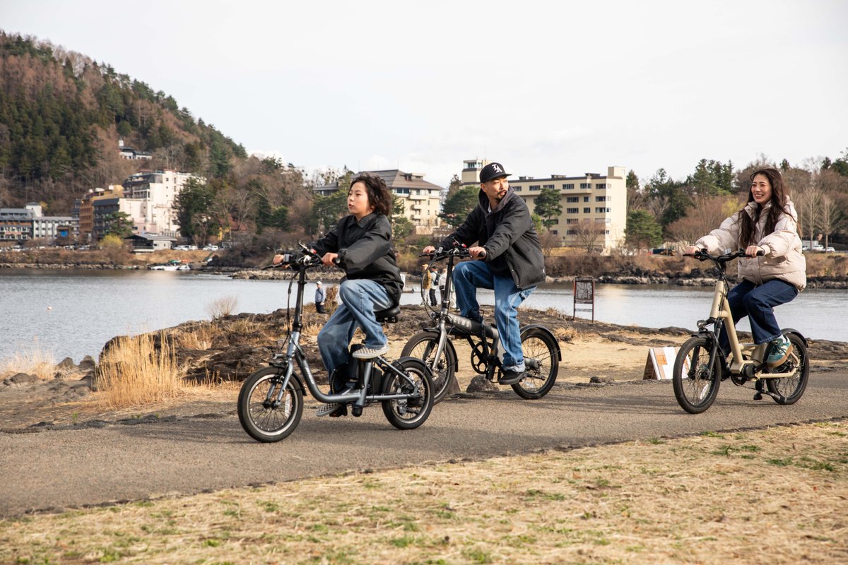 VELMO_mobility's tweet photo. VELMO PICO
¥129,800 (税込)

成長したら乗れなくなるってよくあるけど、
PICOは逆。
子どもが大きくなっても、大人になってもずっと使える。
長く使える＝たった1台の“相棒”になるということ。
📍詳細はプロフィールから

#VELMO #PICO #ベルモ #ピコ #ベルモピコ
#電動アシスト自転車 #自転車 #折りたたみ自転車
#輪行 #ミニベロ #ebike