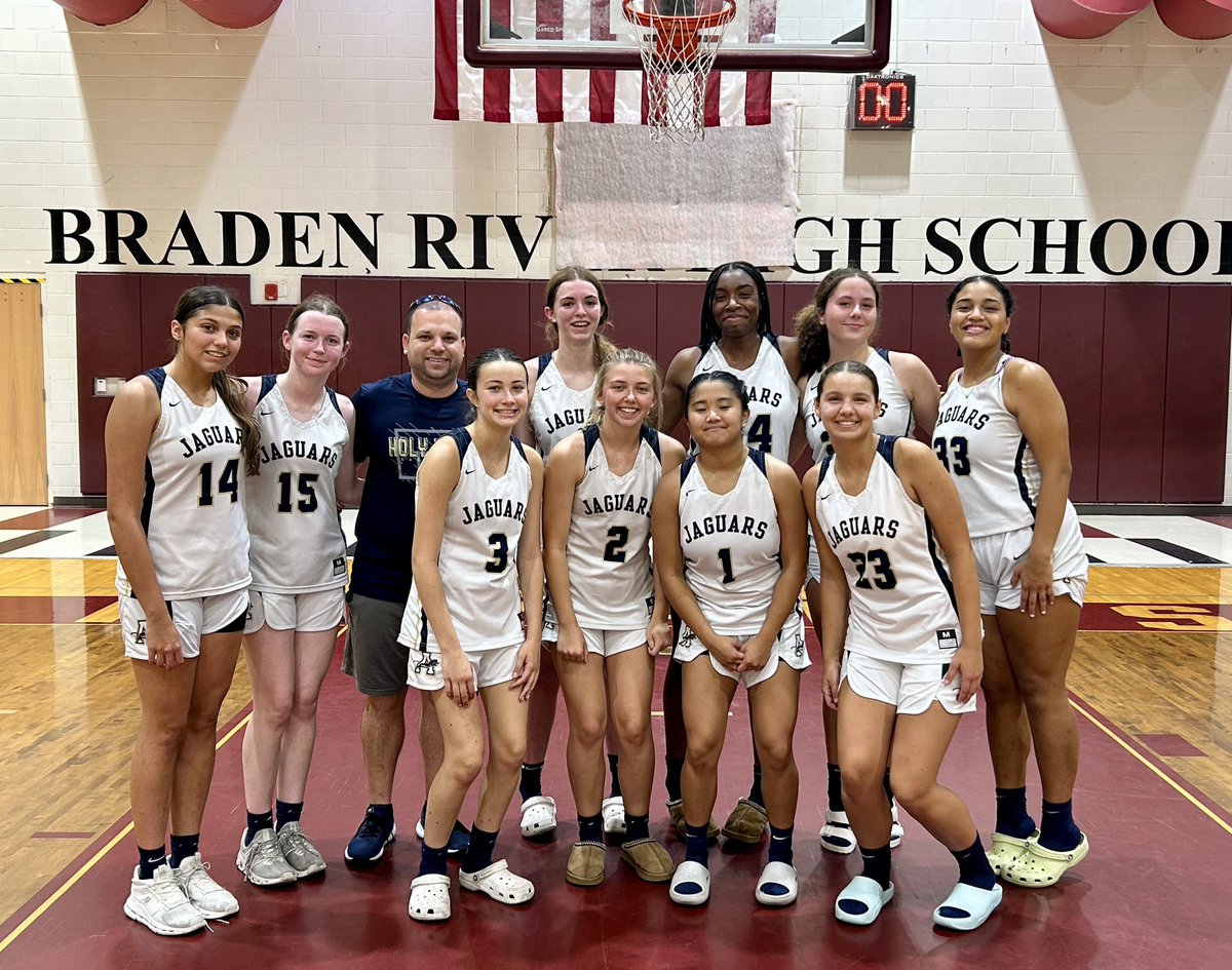 AHN Varsity Basketball tweet media