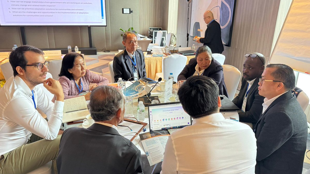 HEALenviron's tweet image. SE Asia Day 11 | Vientiane - Regional Policy Workshop on Tackling the #Healthimpacts of #Hazepollution in Southeast Asia & Australia.
>40 delegates discussed transboundary haze, #climatechange #publichealth to empower vulnerable communities, prioritize local adaptation strategies