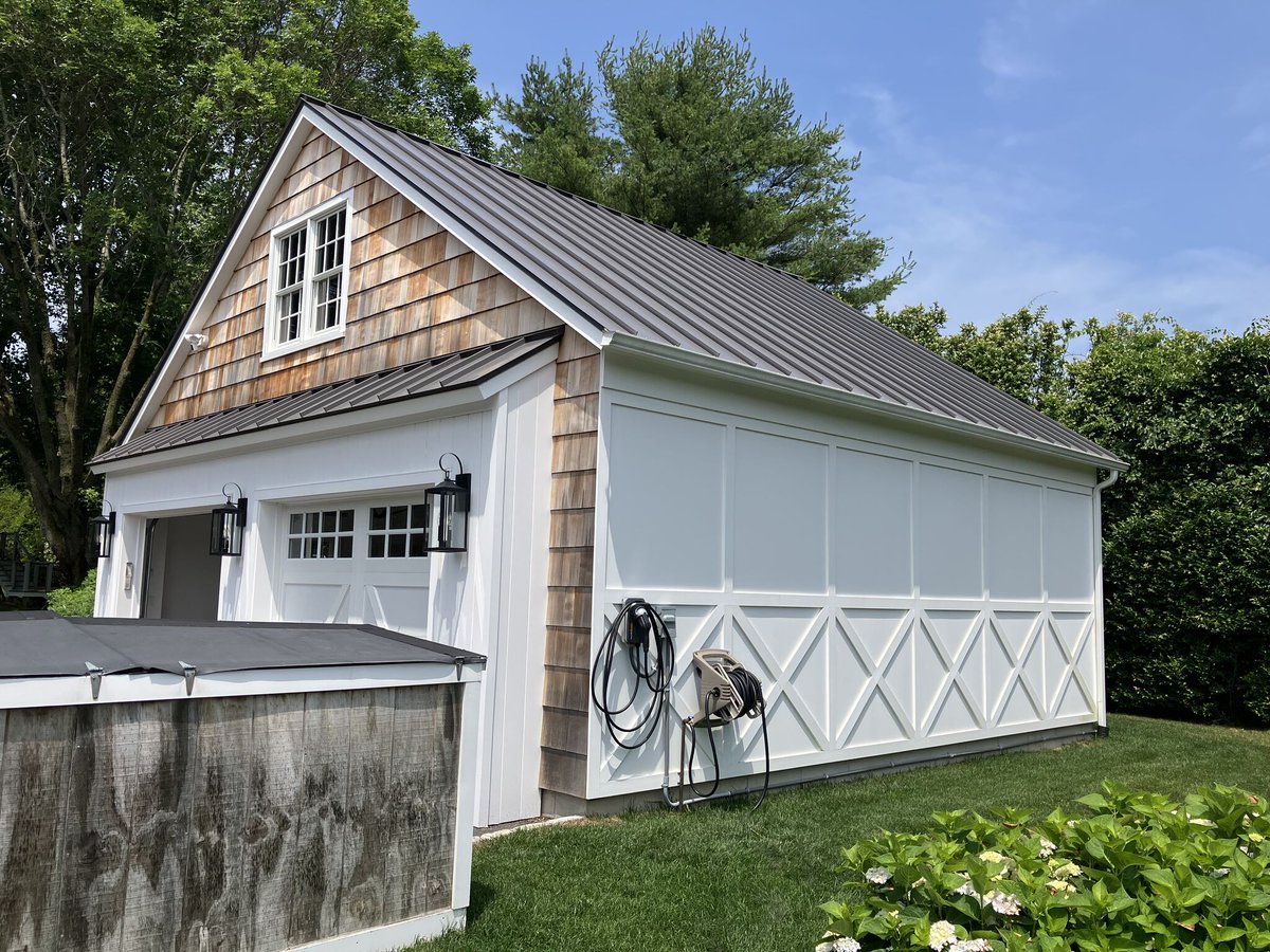 JFF_Electric's tweet image. 📍Remsenberg, NY

From Montauk to Manhattan to Mt Kisco… our team gets it done on time and professionally! 

For this brand new @BMW  iX model, we installed a @ChargePointnet HomeFlex on this beautifully finished garage. 

⚡️Contact us for help with your home’s electrification…