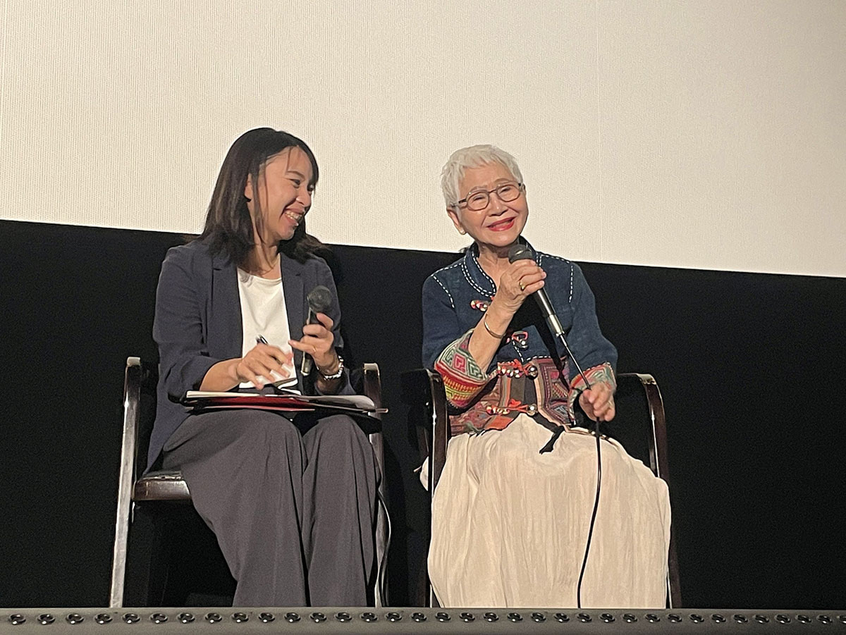 jyangzi's tweet image. タイ映画『おばあちゃんと僕の約束』大ヒット記念舞台挨拶レポート
記事アップしました。
世界一有名なおばあちゃん！？
78歳で映画デビューを果たした脅威の新人ウサー・セームカム緊急来日舞台挨拶。
 #おばあちゃんと僕の約束 asianparadise.net/2025/07/post-4…