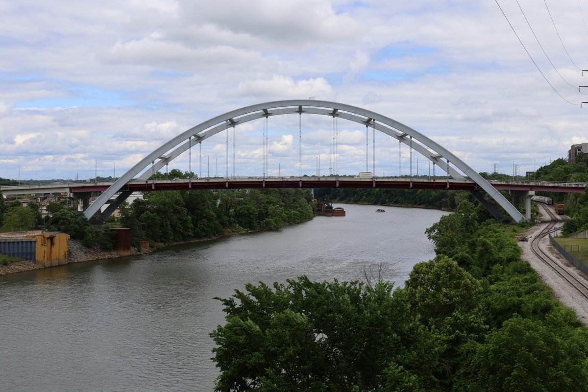 Topher66013's tweet image. Bridges are sexy, folks