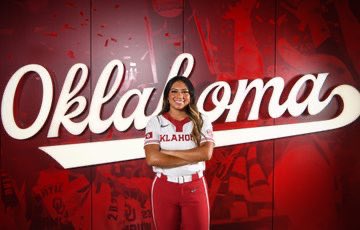Former Ole Miss P Miali Guachino is transferring to Oklahoma.

A D1Softball Freshman All-American in 2025, Guachino posted a 3.65 ERA with 14 wins, a .226 opponent's batting average, and 160 strikeouts in 136 innings of work.