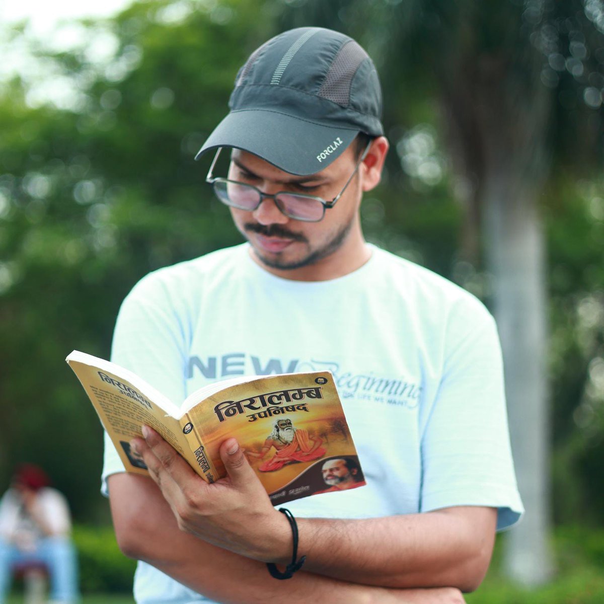 💁🏻‍♂️Whatever is bound by limitations troubles you. It troubles you because it's considered false, unreal, and meaningless. Therefore, the truth is what's immeasurable and infinite.

✨So, to avoid suffering, it's essential to have something that's beyond measurement, infinite,