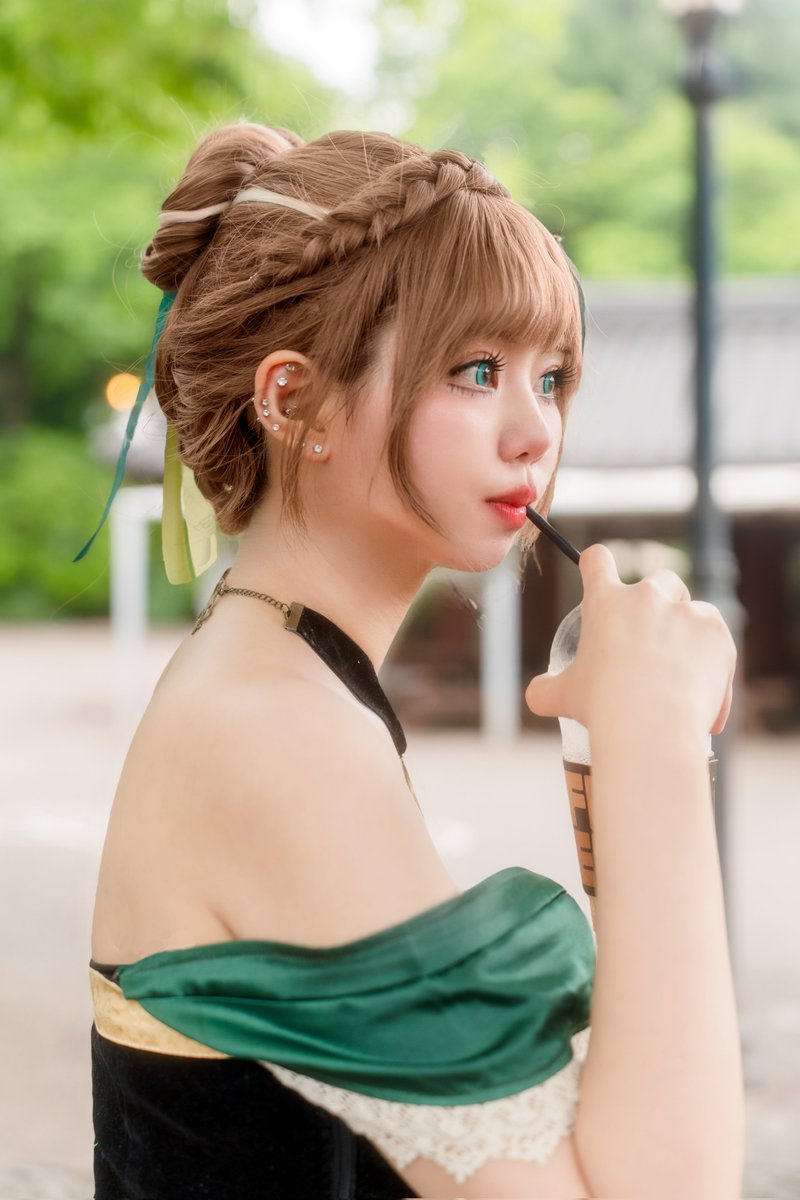 (출근하라고....?)
    (나... 공주인데...??)
             O
                 o
                      。