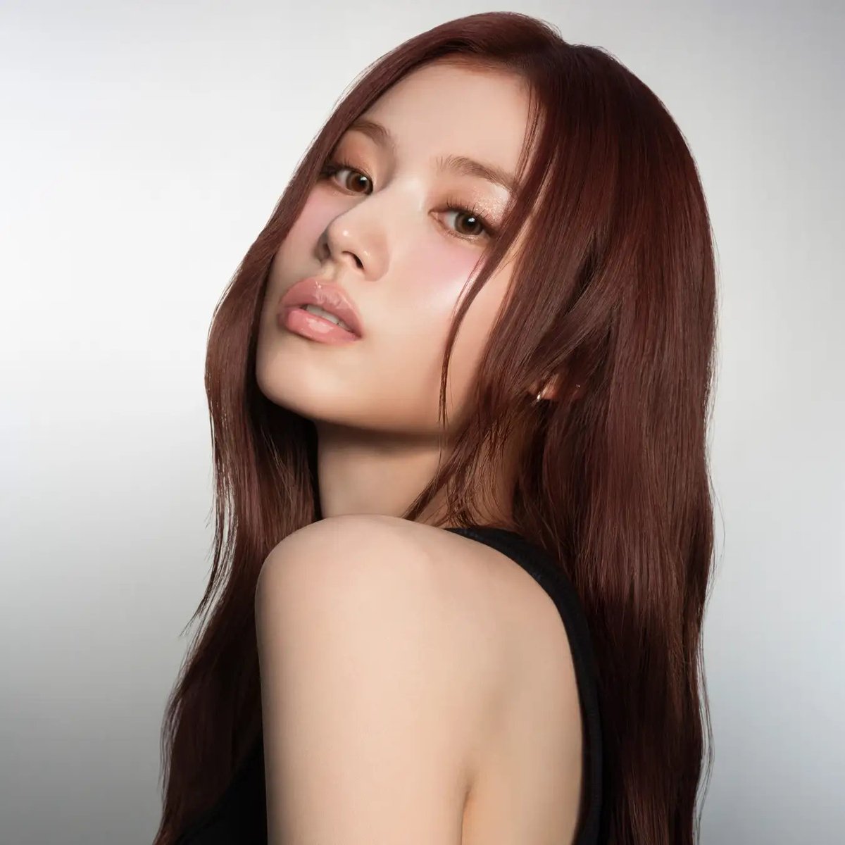 TWICE サナさん出演✨YSL BEAUTYの「YSL ラブシャイン グロスプラン
