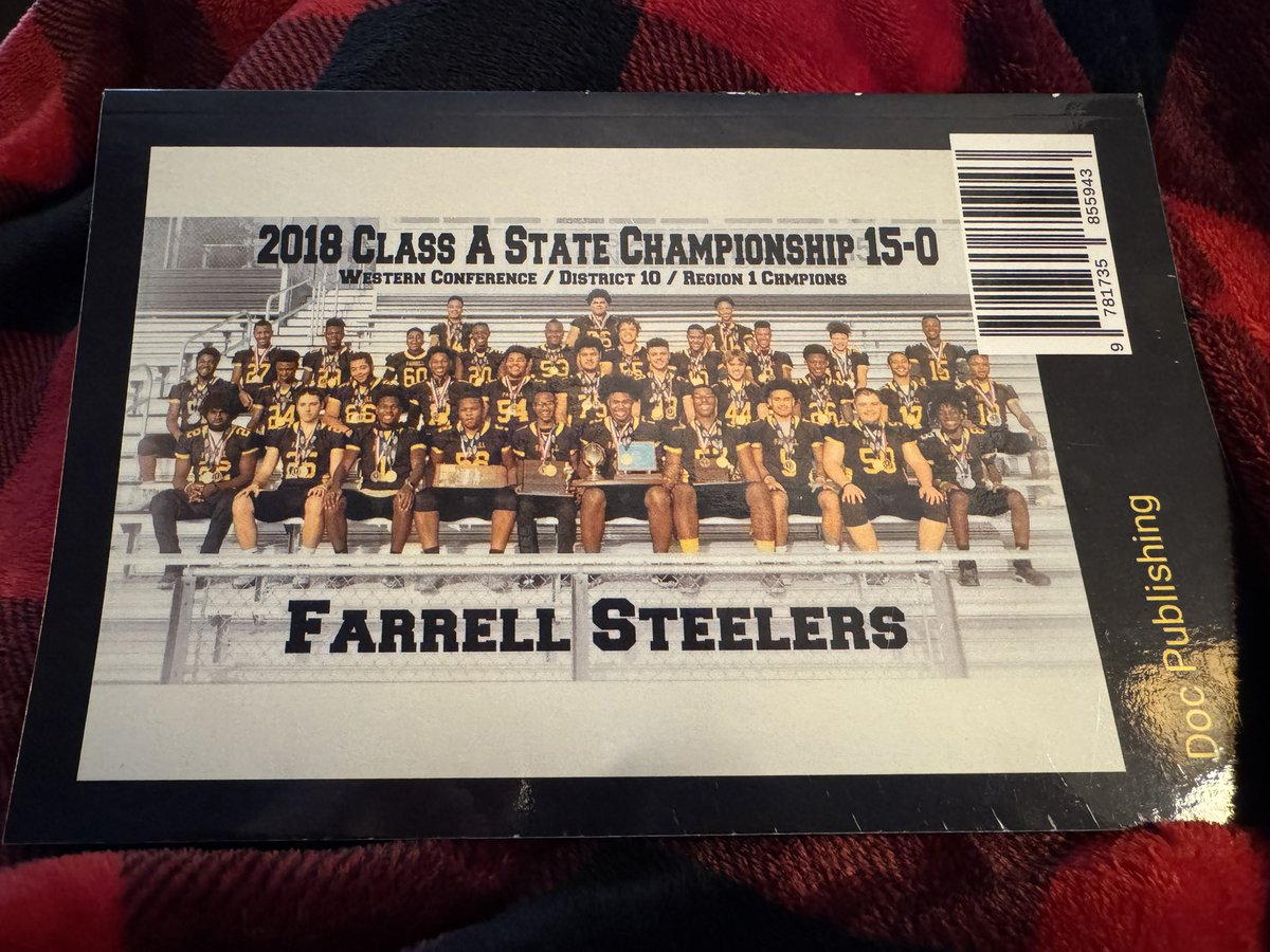 markslezak2's tweet image. Looking for a fun summer read?!? ☀️Check out The Steelers of Farrell, PA 😎
It’s the story of the 2018 State Football Championship team(and more).
Written by Westminster icon and friend of Farrell football Dar Huey. You can order your copy @ lulu.com bookstore.🏈