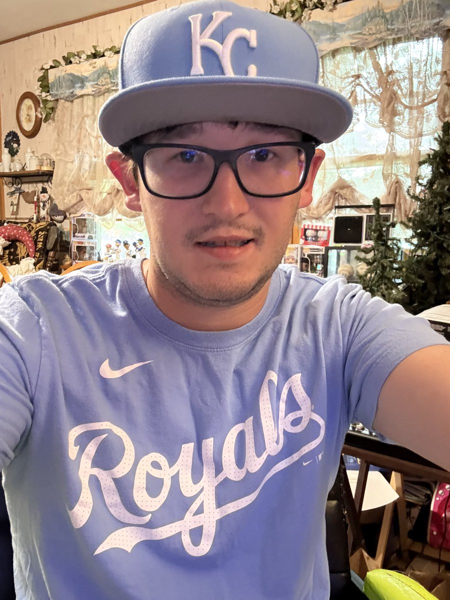 RoyalsSac206Fan's tweet photo. Letβs go @Royals!!!
Always such a treat getting my favs on @ROOTSPORTS_NW talking Ms and Royals baseball!! @DaveValleMLB @AngieMentink @RealBradAdam @heygoldy #FountainsUp #VoteCal #VoteBobby https://t.co/uO4Qo3ChlU