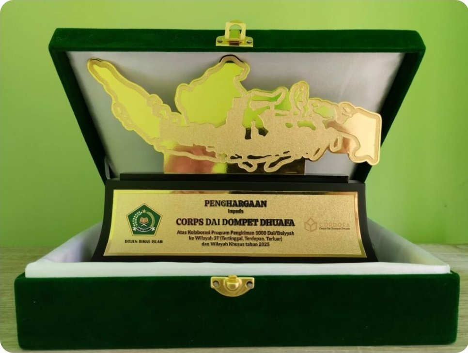 Nurulsufitri's tweet photo. Pada 20 Juni 2025 Dompet Dhuafa raih penghargaan Indonesia Most Excellent Award 2025, Penghargaan untuk Kategori “Outstanding Zakat Fundraising in Innovative Social Programs of The Year 2025” #32TahunDompetDhuafa
@dompetdhuafaorg https://t.co/vFejwUCQaZ