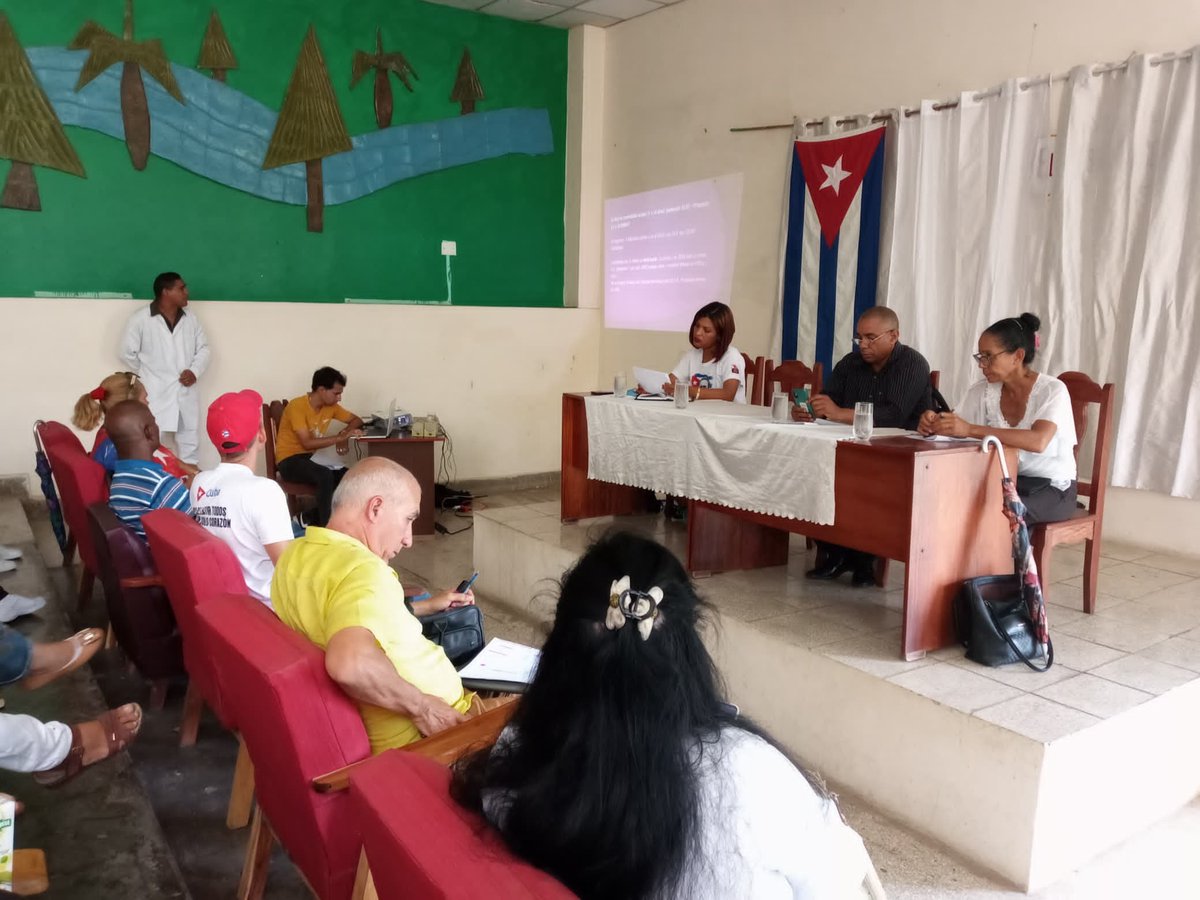 DraMarisol9564's tweet photo. En el día de hoy se desarrolla el pleno del  del PAMI en municipio Mayarí ,con la presencia de las autoridades y representantes de la DPS ,se exponen nuevas líneas de trabajo  ,se estimulan los resultados obtenidos del policlinico 8 Noviembre #CubaPorLaVida https://t.co/BZKYevIIBJ