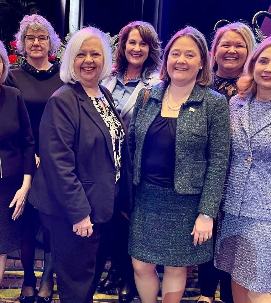 BrennaBird's tweet image. Bob and I are saddened to learn of the passing of Gloria Mazza. Her strong leadership with the Iowa Federation of Republican Women and Polk County GOP were instrumental in Republican victories over the past decade. Most importantly though she was a friend to so many she…