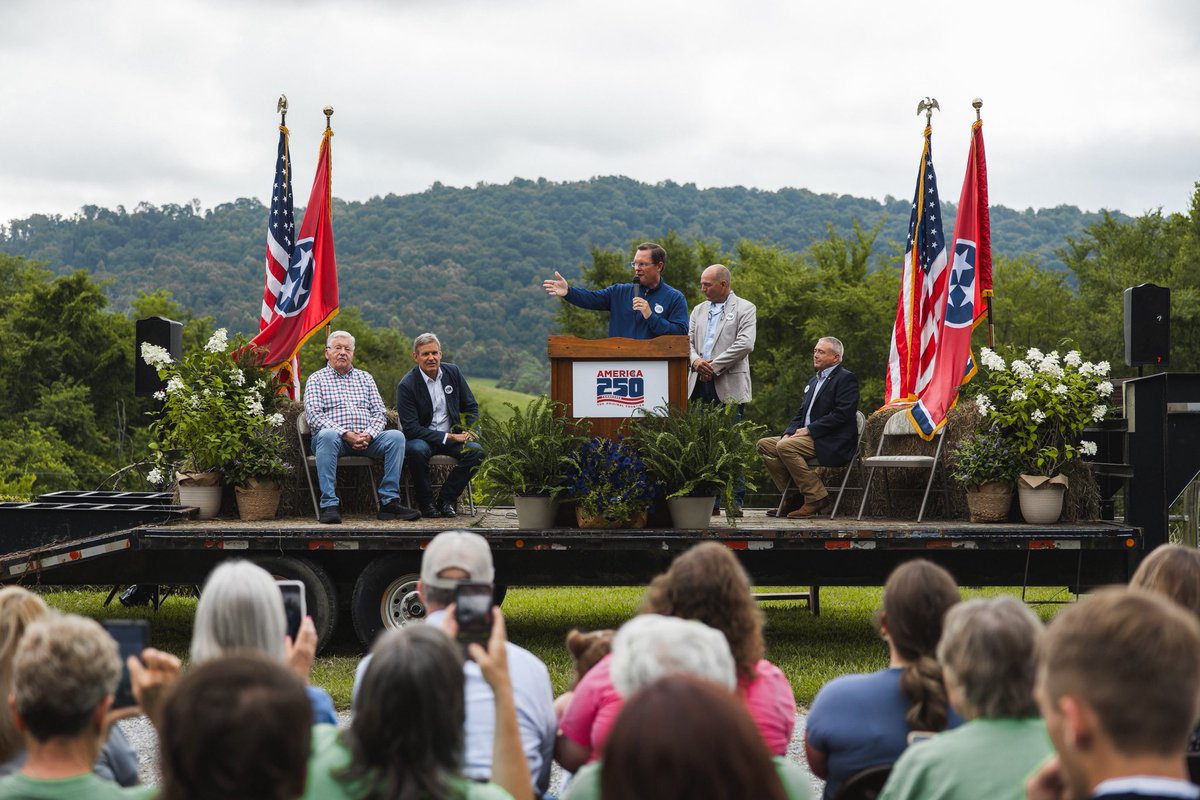 CSexton25's tweet image. Honored to join @GovBillLee on the America 250 Tour. Today, we celebrated Tennessee’s agricultural heritage and the impact of family farms on our economy. We’re committed to preserving farmland, protecting our future, and honoring the legacy of our past.
