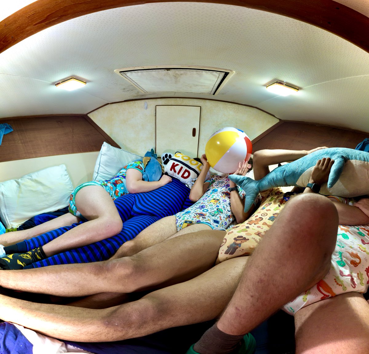 Abysitter π Luvs Boat (@abysitter) on Twitter photo Fit five in the 'cuddle cabin'. It's a tight squeeze, but didn't really hear anyone complaining. #LuvsBoat whyabdl.org/boat <a href="/LeafyLittles/">LeafyLittleπ</a> <a href="/GayBunnie1/">Luca β‘οΈ AC, Eufuria, CAPCON2026</a> Fit five in the 'cuddle cabin'. It's a tight squeeze, but didn't really hear anyone complaining. #LuvsBoat whyabdl.org/boat <a href="/LeafyLittles/">LeafyLittleπ</a> <a href="/GayBunnie1/">Luca β‘οΈ AC, Eufuria, CAPCON2026</a>