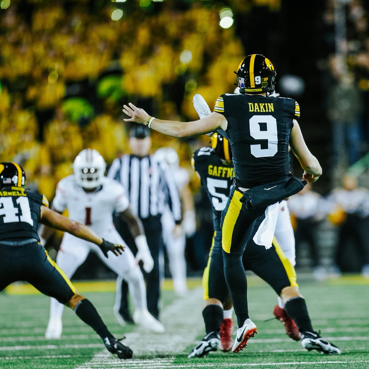 HawkeyeFBNotes's tweet image. 4 #Hawkeyes earn Athlon Preseason All-America Honors
» hawkeyesports.com/news/2025/7/2/…