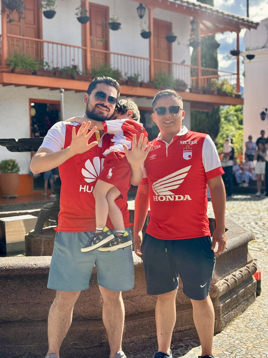 SantiagoCast18's tweet photo. @SantaFe Desde Medellín viendo la 10 ⭐️🙏🏻❤️ https://t.co/myLgq4nBOt