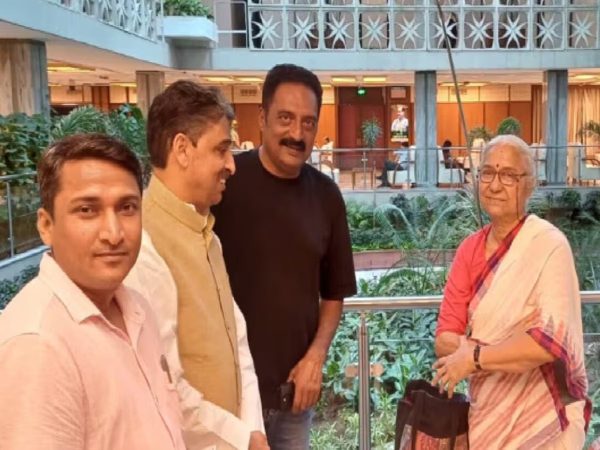 Talk_Priyanshu's tweet photo. उन दोनों को क्यों बुलाया.......मेधा पाटकर और प्रकाश राज को देख भड़क उठे सांसद, मीटिंग से वॉकआउट!
#MedhaPatkar #PrakshRaj |◆-𝗧𝗘𝗔𝗠 𝗣𝗿𝗶𝘆𝗮𝗻𝘀𝗵𝘂 https://t.co/wdXFgiho2v