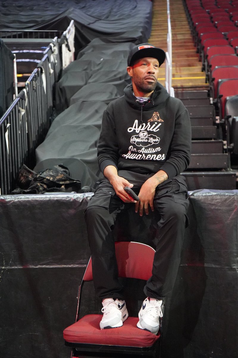Calm before the storm <a href="/therealredman/">Redman</a> #rockthebellsfestival