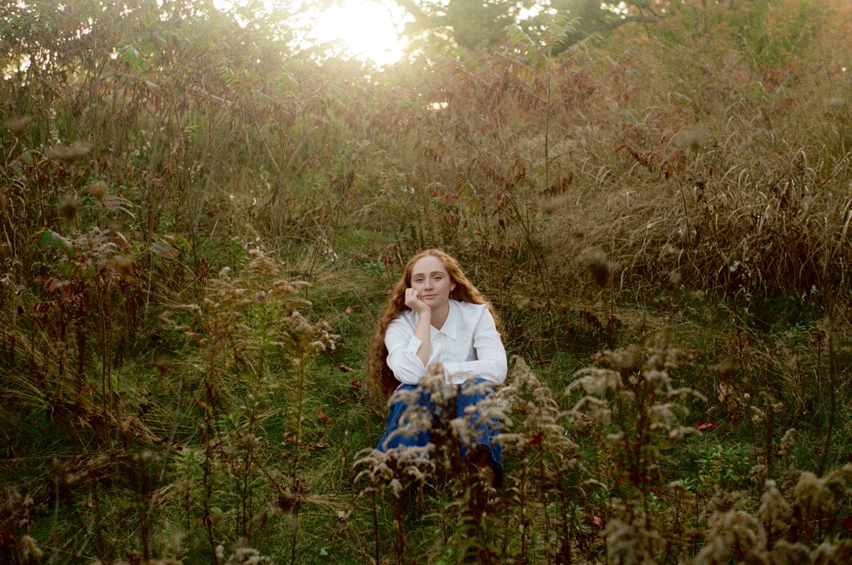 🌾 Meet Leah Holtom — folk artist &amp; award-winning songwriter!

 🎶 2024 Colleen Peterson Songwriting Award
 📀 Debut EP Patchwork
 🎬 Acoustic video project out now
 🎤 Fall tour coming soon

🎟 See her live at #HoneyJam2025 July 30: bit.ly/HoneyJam2025Ti… 💛