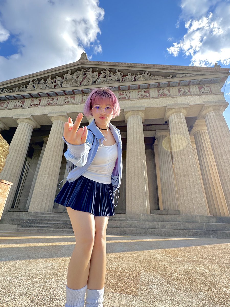 I went to the Parthenon! not in Athens, Greece, but the one in Nashville, Tennessee