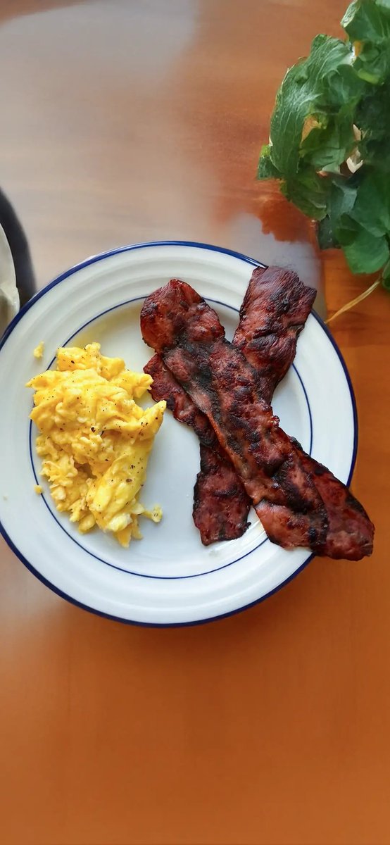TURKEY RASHERS

menu alternatif breakfast terbuat dari potongan daging kalkun pilihan diasap dan dibumbui, enak disajiin ama telur, sosis or sesuai selera

sarapan ala Inggris ini lebih padat dan mengenyangkan. Cocok buat kamu yang butuh energi ekstra di pagi hari!
