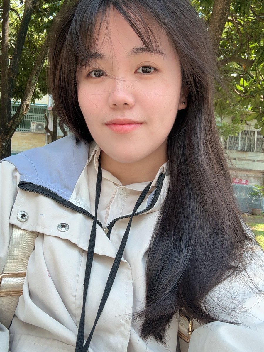 看太多負面的文章

害狗狗也有一點點負面情緒…

這個菇菇是可以吃的嗎）長在公園🤣 https://t.co/V7P5Bvru0U