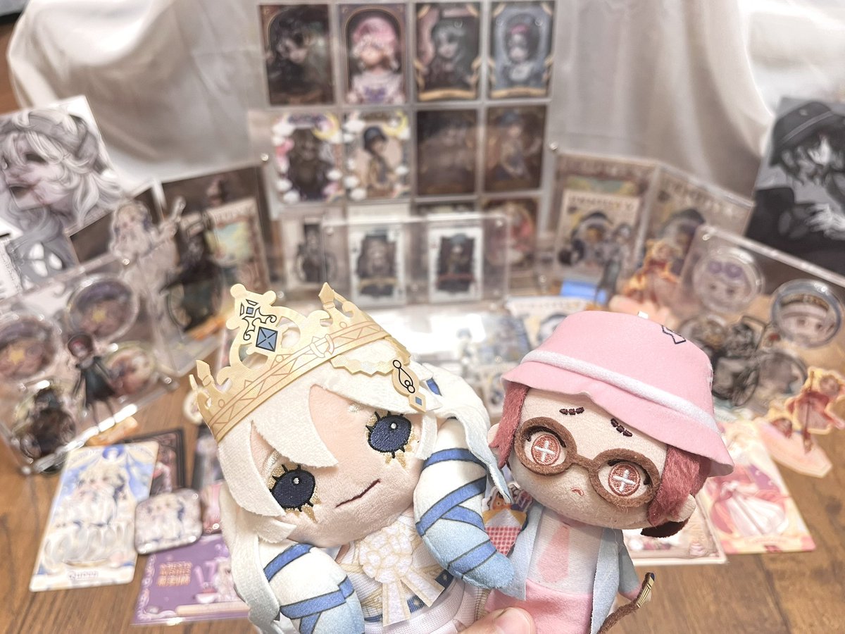XIYUANNA_'s tweet image. Galahele do you gals have anything to say about spending so much of your mother's money!!!!
Why you are so expensive!!!